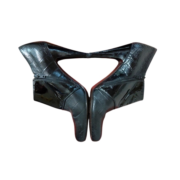 Jon Josef Elegant Black Heels with Embellishments Croc Embossed Shootie - Picture 2 of 11
